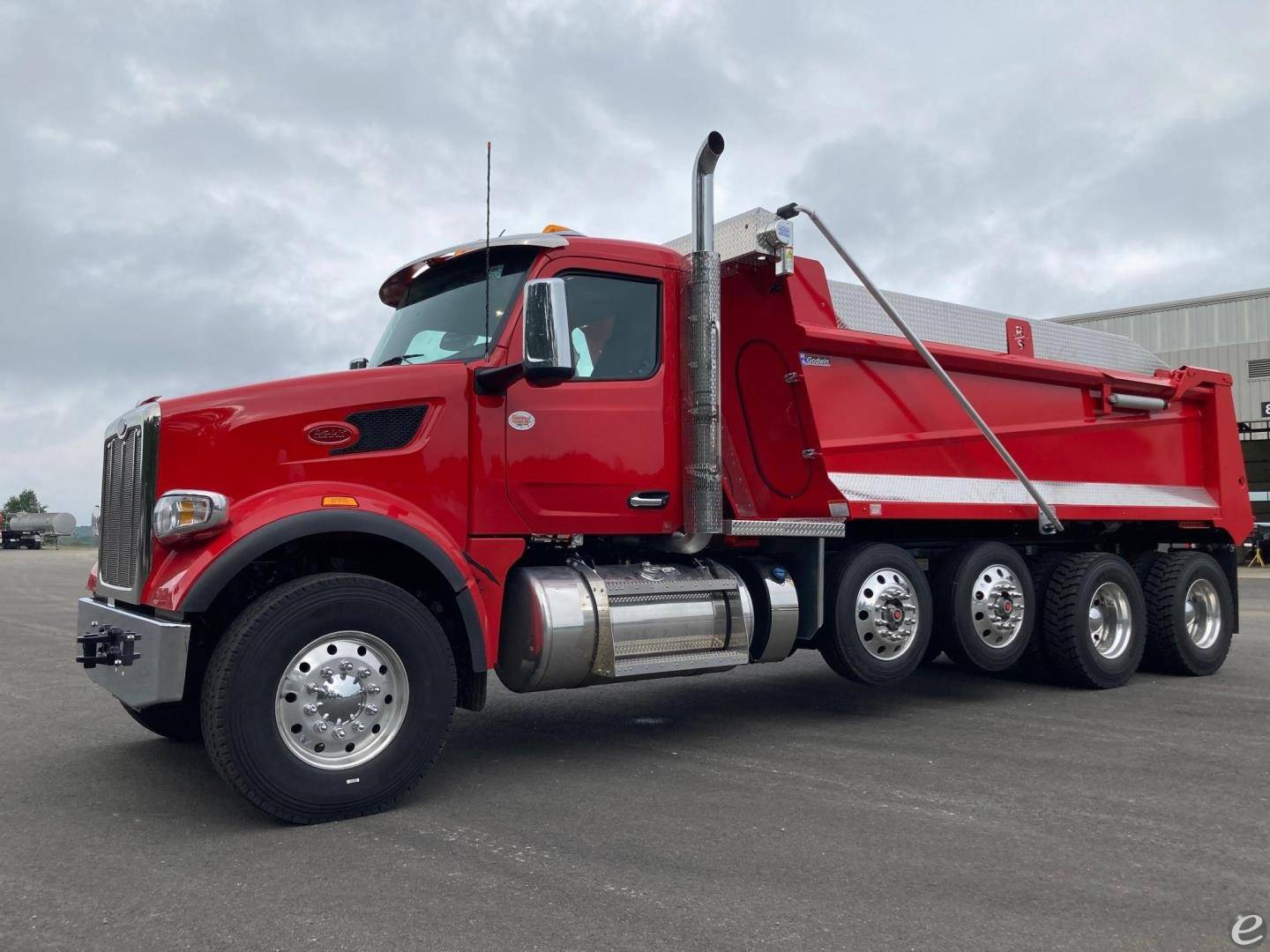 2025 Peterbilt 567