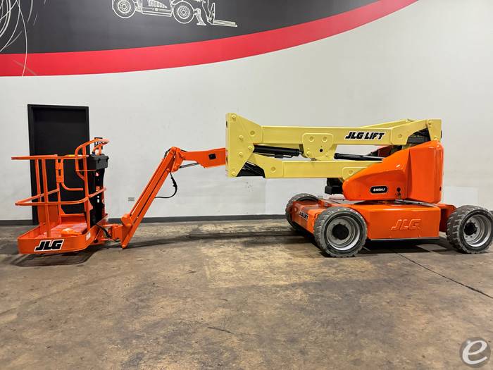 2014 JLG E450AJ