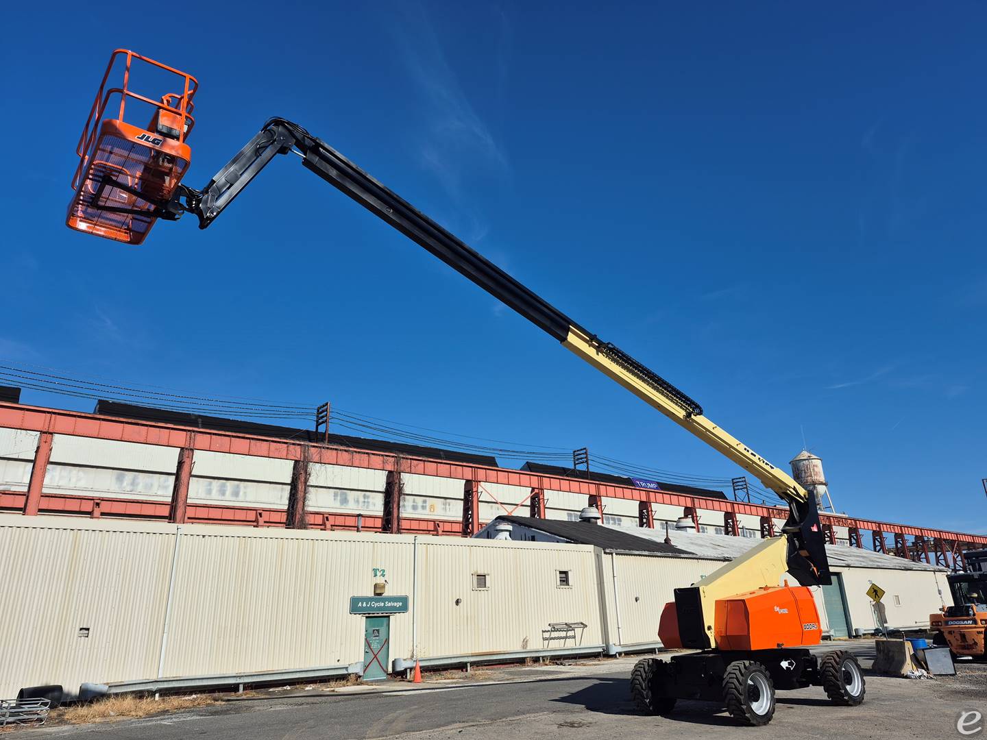 2017 JLG 800AJ