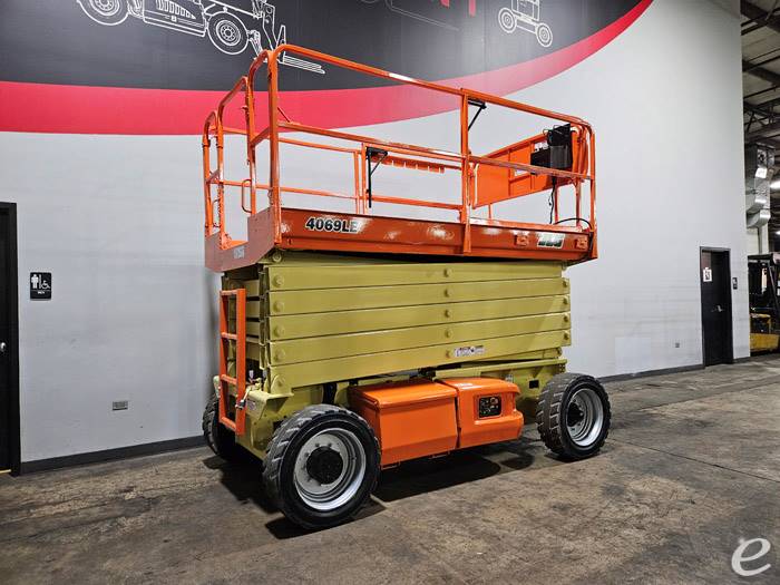 2013 JLG 4069LE