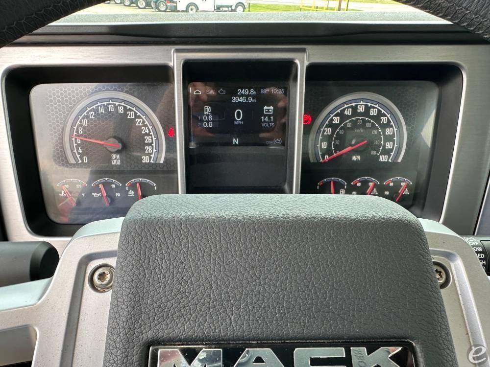 2024 Mack GRANITE 64FR