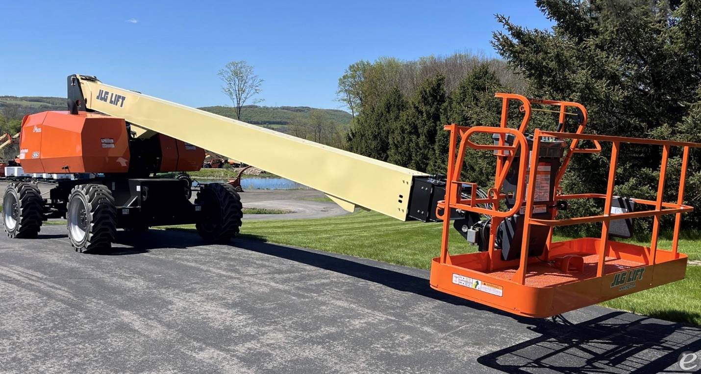 2015 JLG 800S