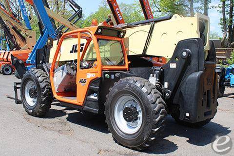 2016 JLG 1055