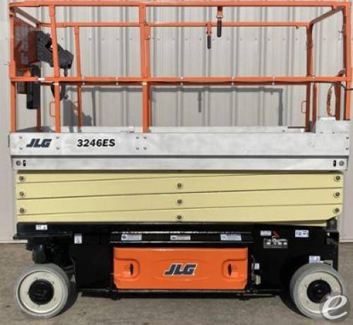 2022 JLG 3246ES