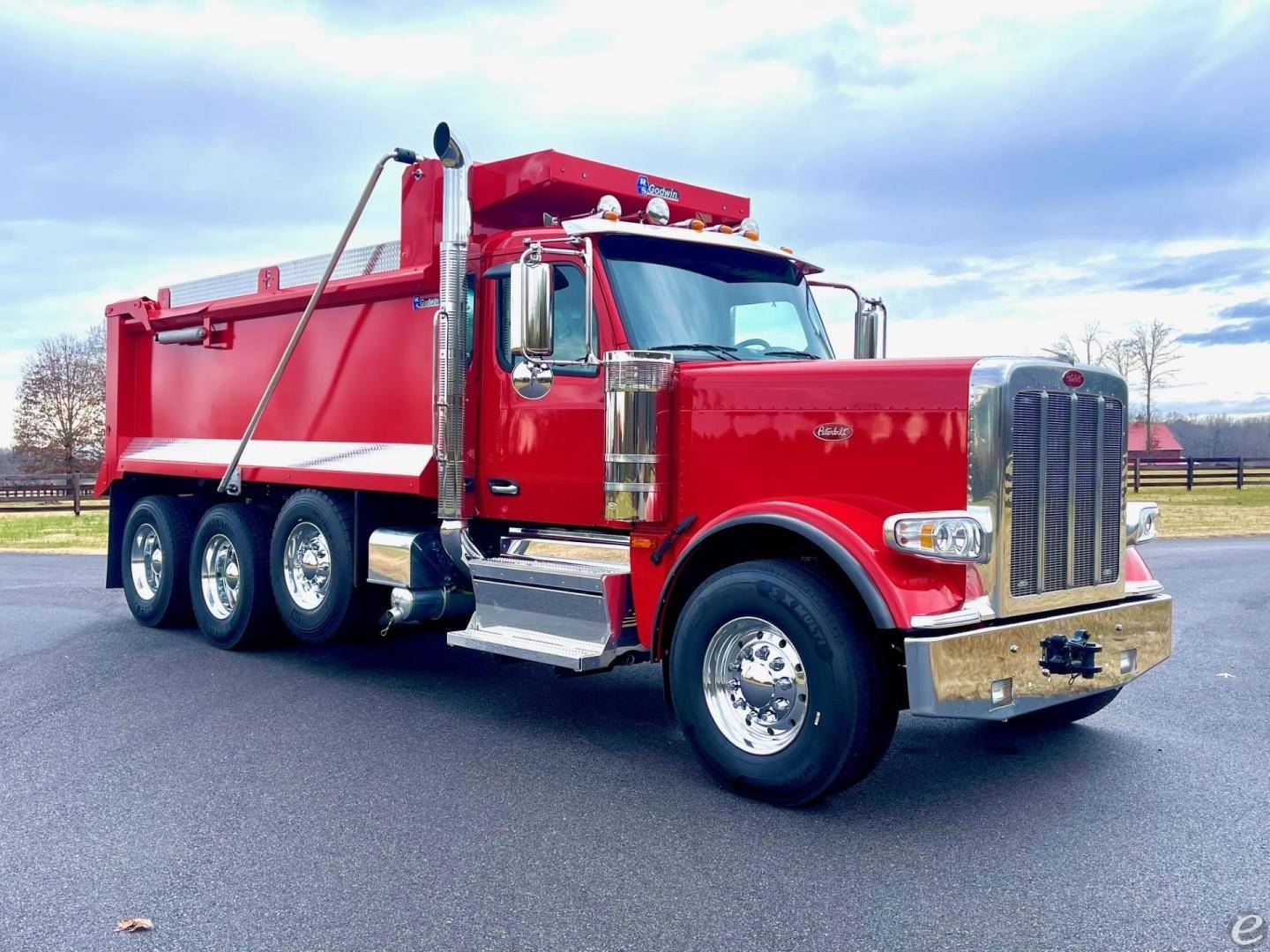 2025 Peterbilt 589