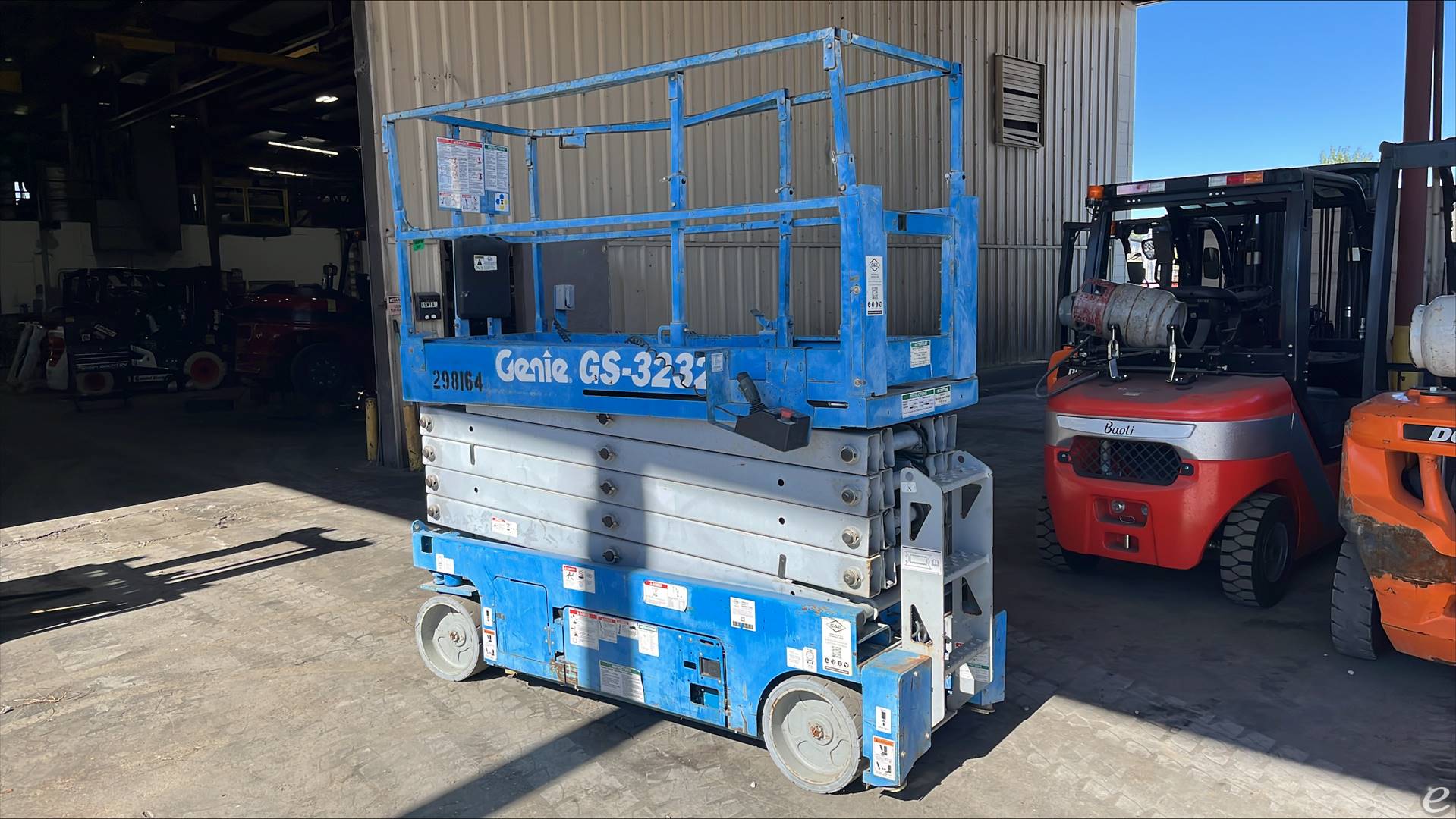 2014 Genie GS-3232