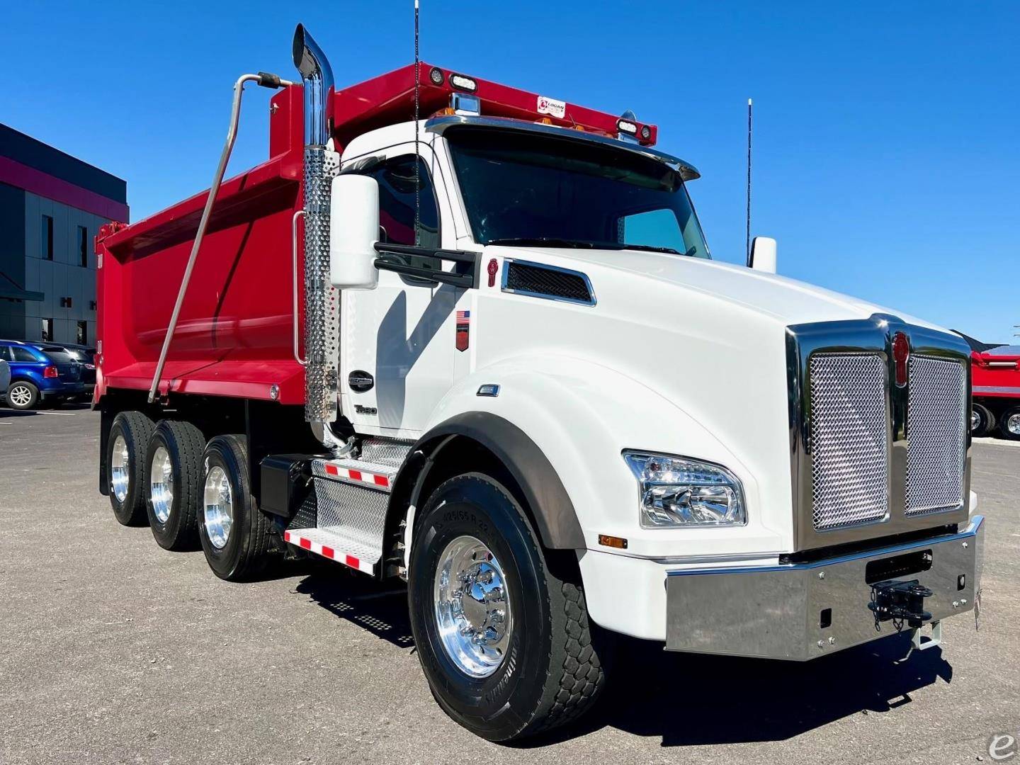 2025 Kenworth T880