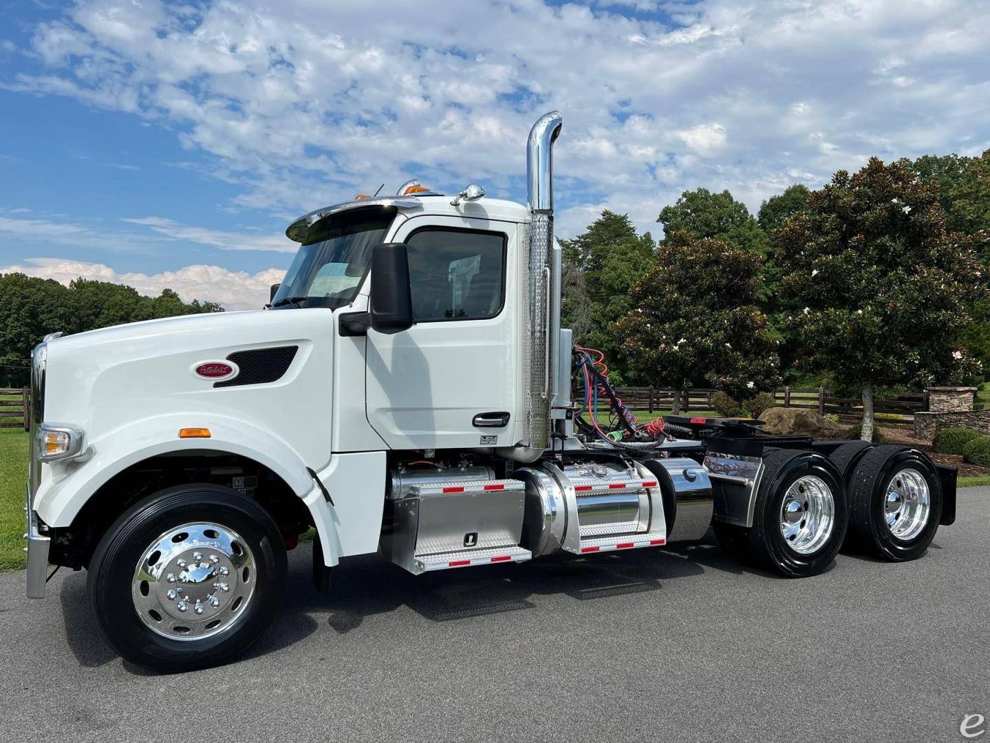 2023 Peterbilt 567