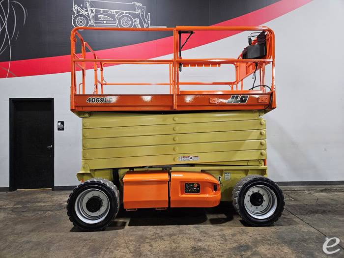 2013 JLG 4069LE