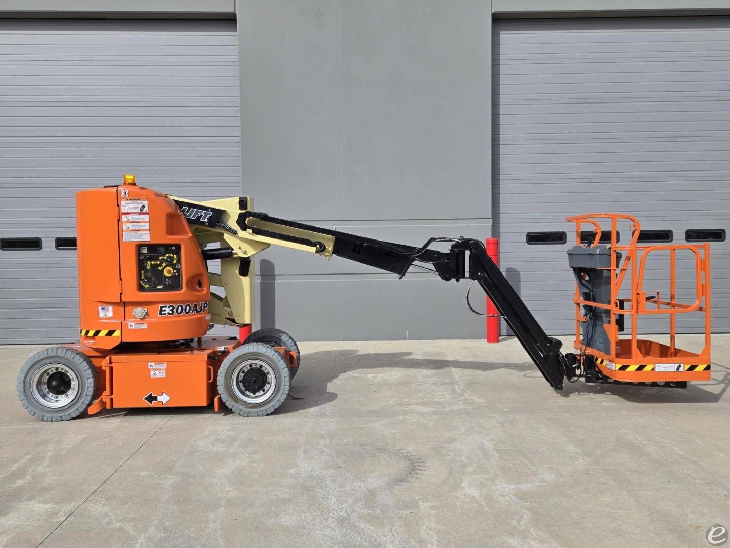 2014 JLG E300AJP