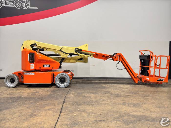 2011 JLG E400AJP