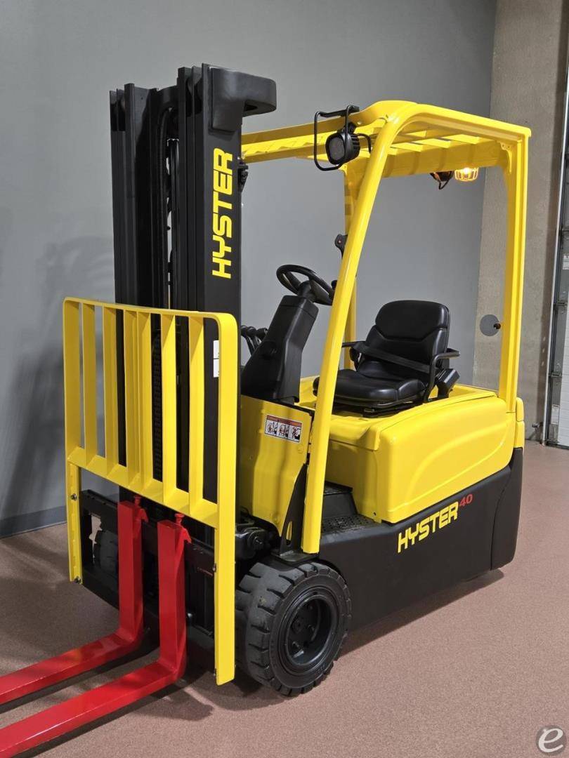 2017 Hyster J40XNT Electric 3 Wheel Forklift - 123Forklift