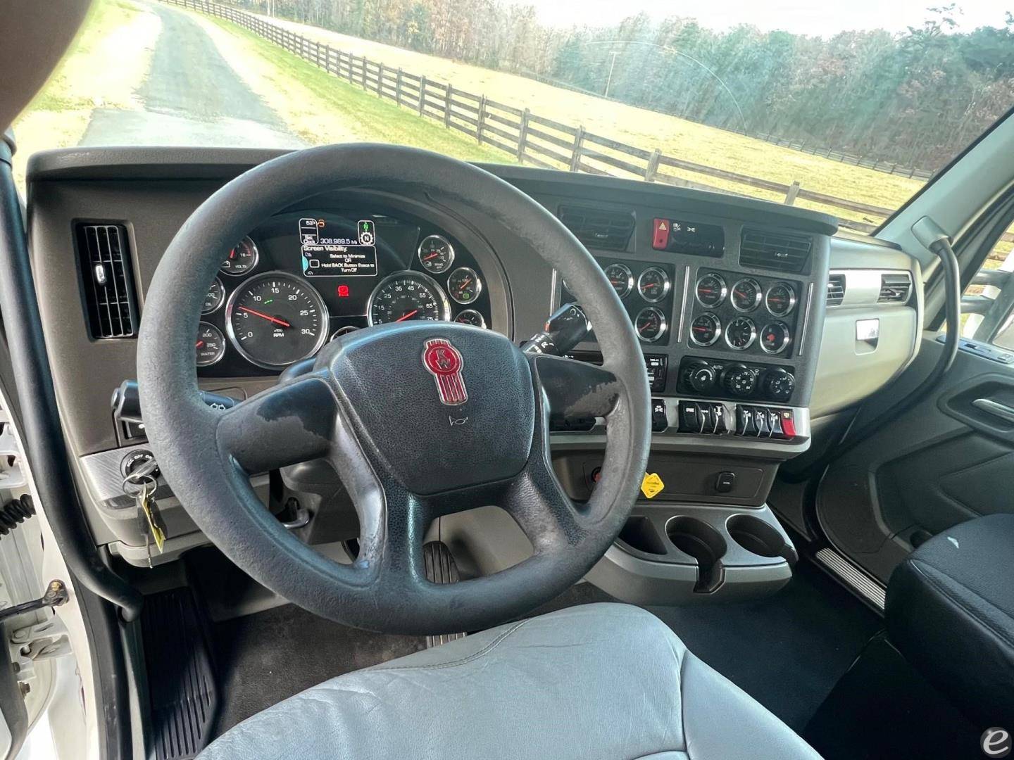 2019 Kenworth T880