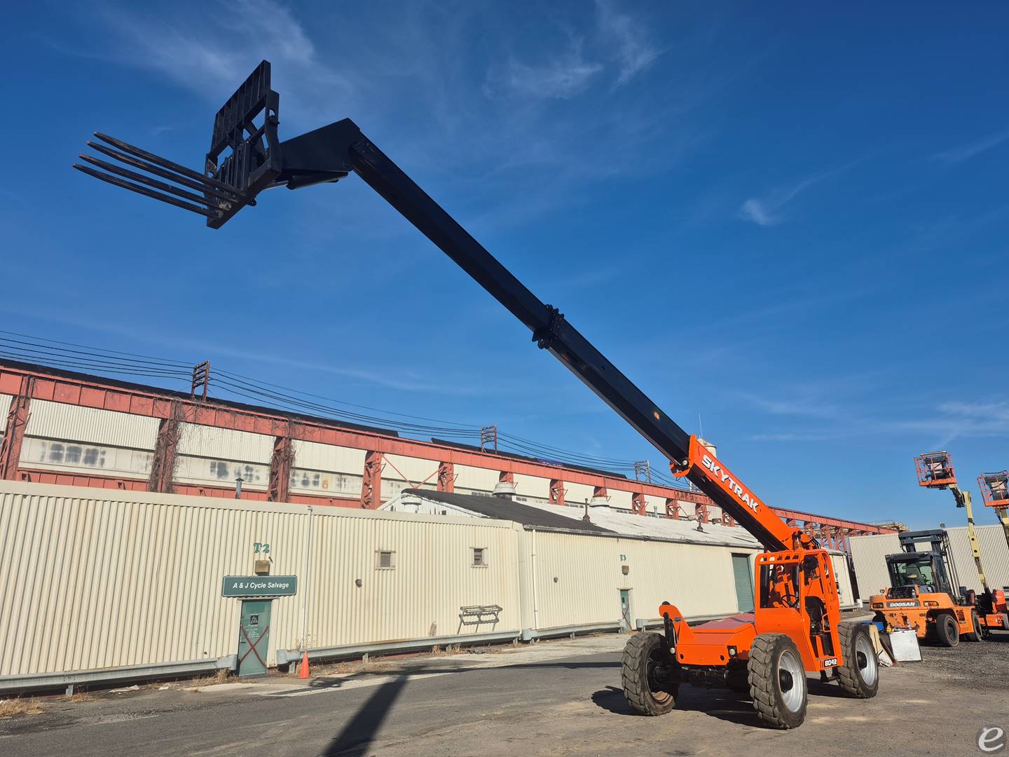 2015 JLG 8042