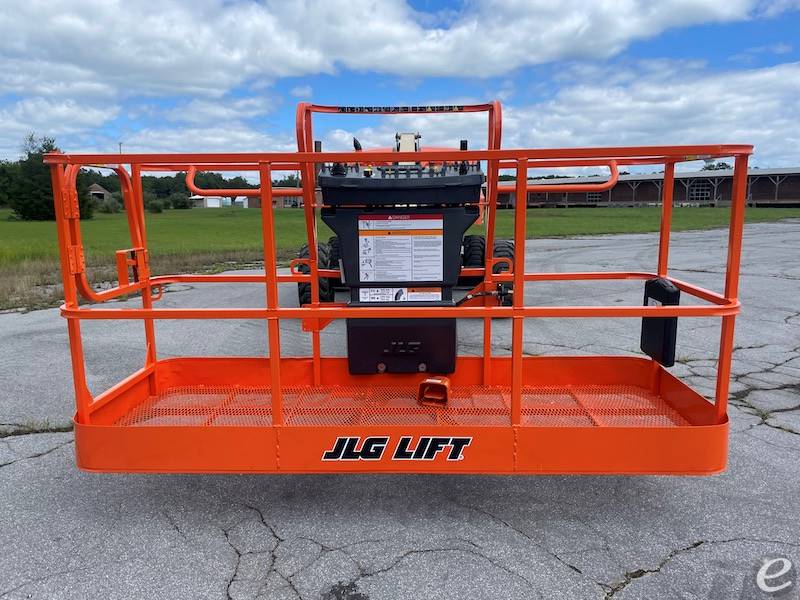 2014 JLG 400S