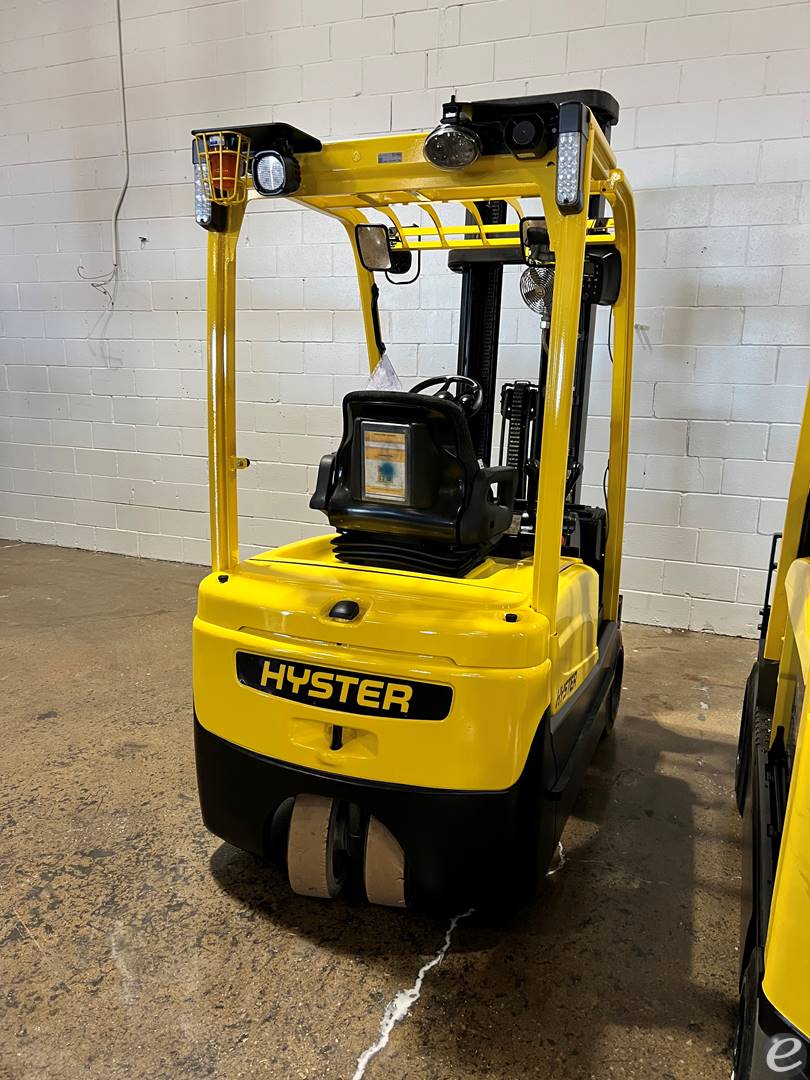 2010 Hyster J40XNT Electric 3 Wheel Forklift - 123Forklift