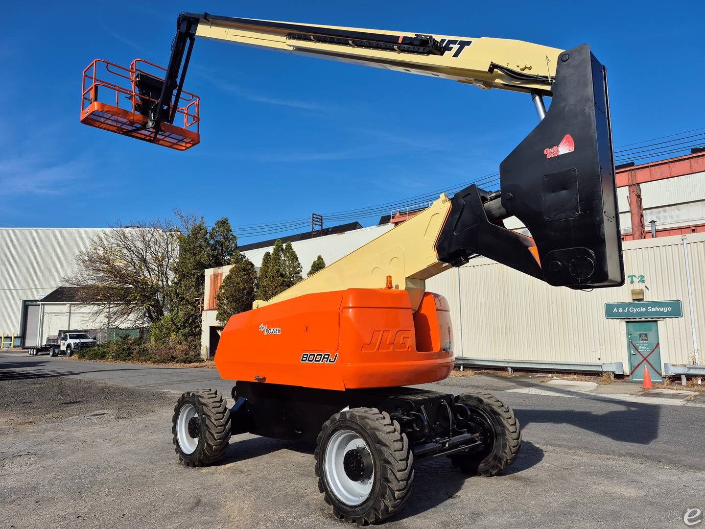 2017 JLG 800AJ