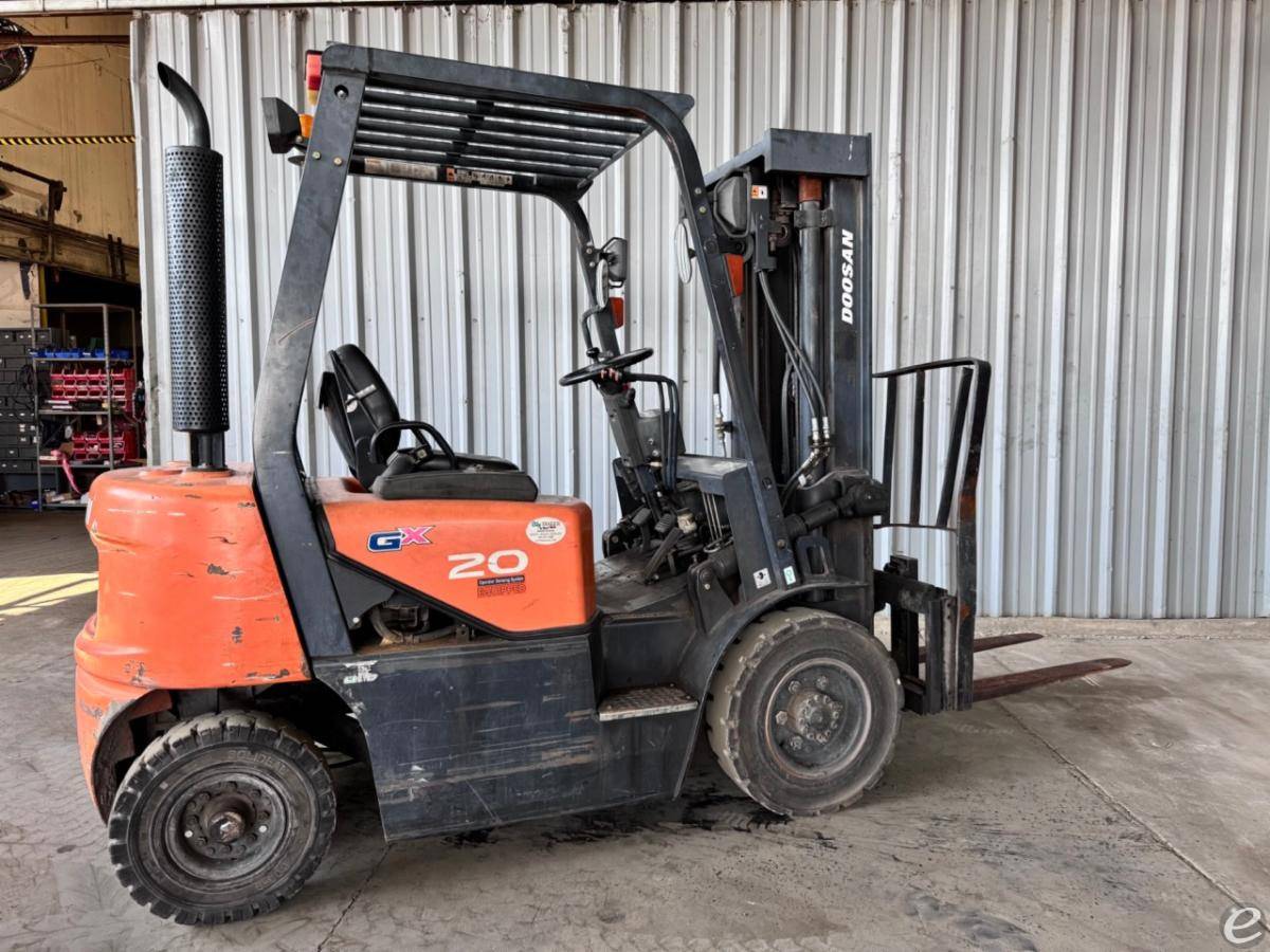 2010 Doosan D20G