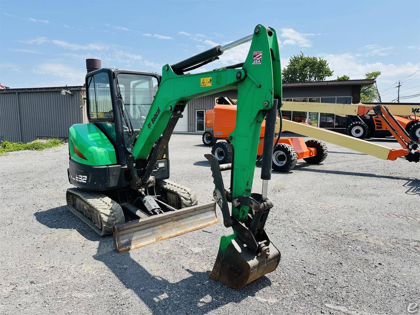 2017 Bobcat E32