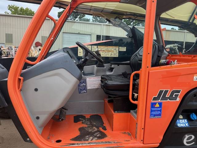 2018 JLG 1043