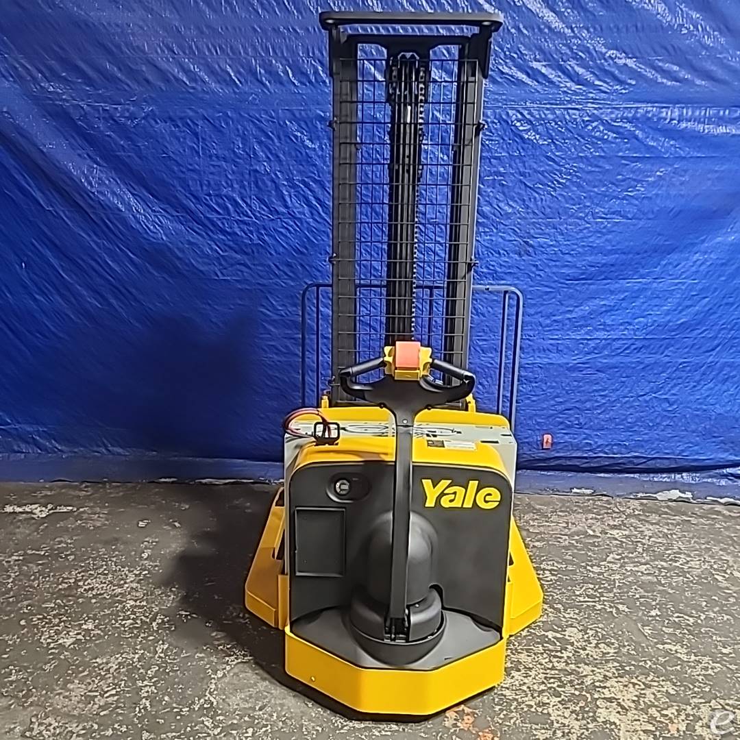 2015 Yale MSW040