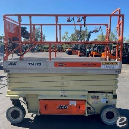 2012 JLG 3246ES