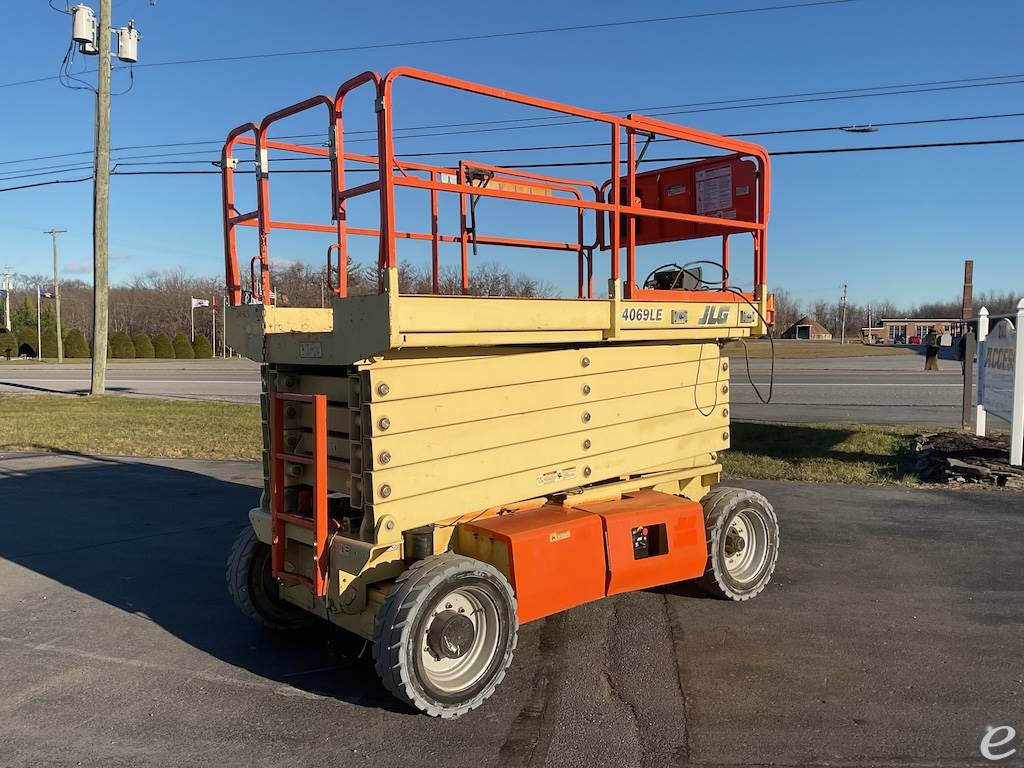 2015 JLG 4069LE