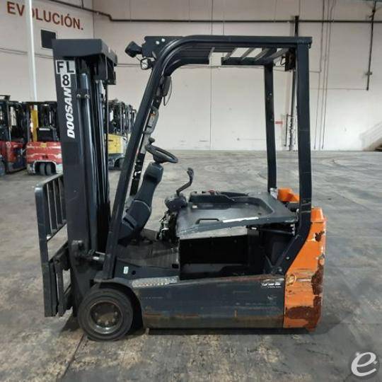 2019 Electric Doosan B20T-7 Electric 3 Wheel Sit Down