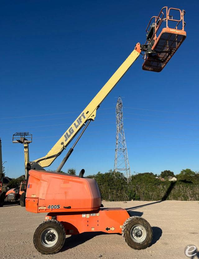 2018 JLG 400S