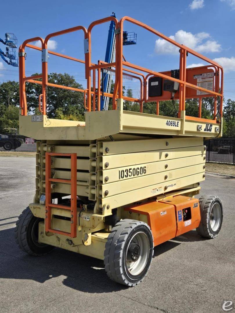 2015 JLG 4069LE