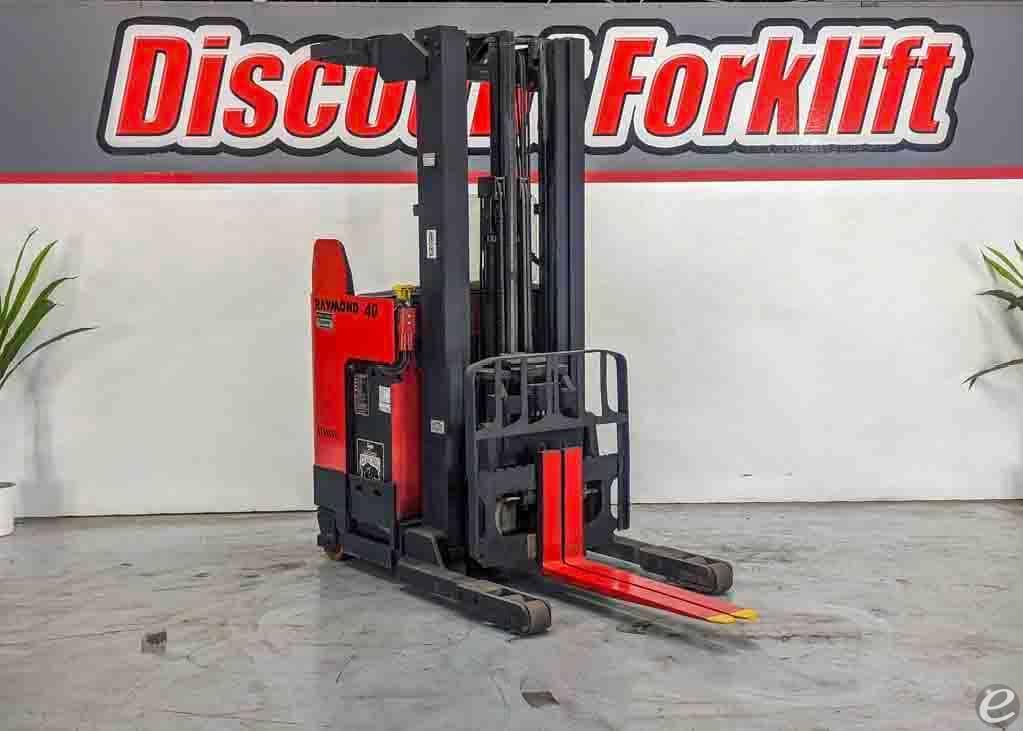 2000 Raymond R40TT Single Reach Reach Truck - 123Forklift