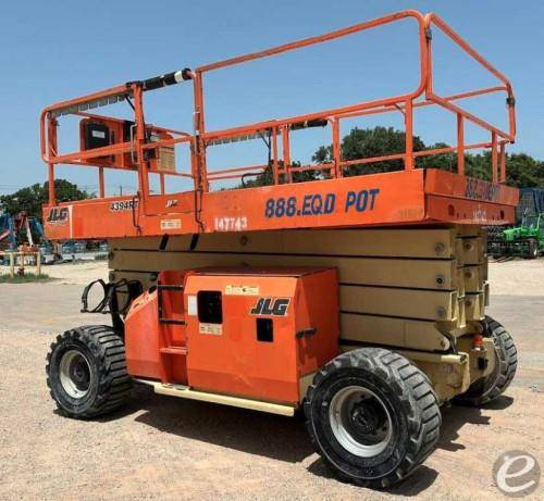 2015 JLG 4394RT