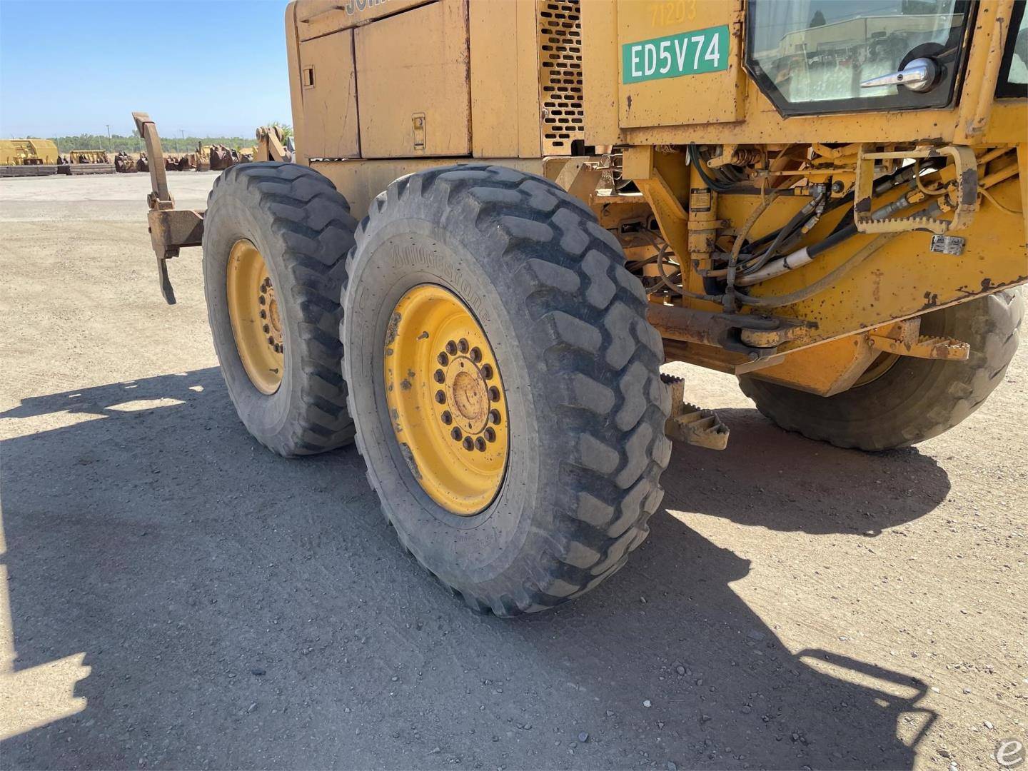 1988 John Deere 670B