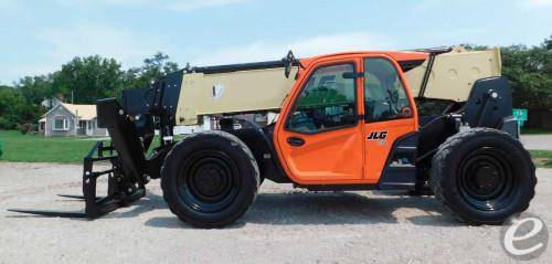 2016 JLG 1055