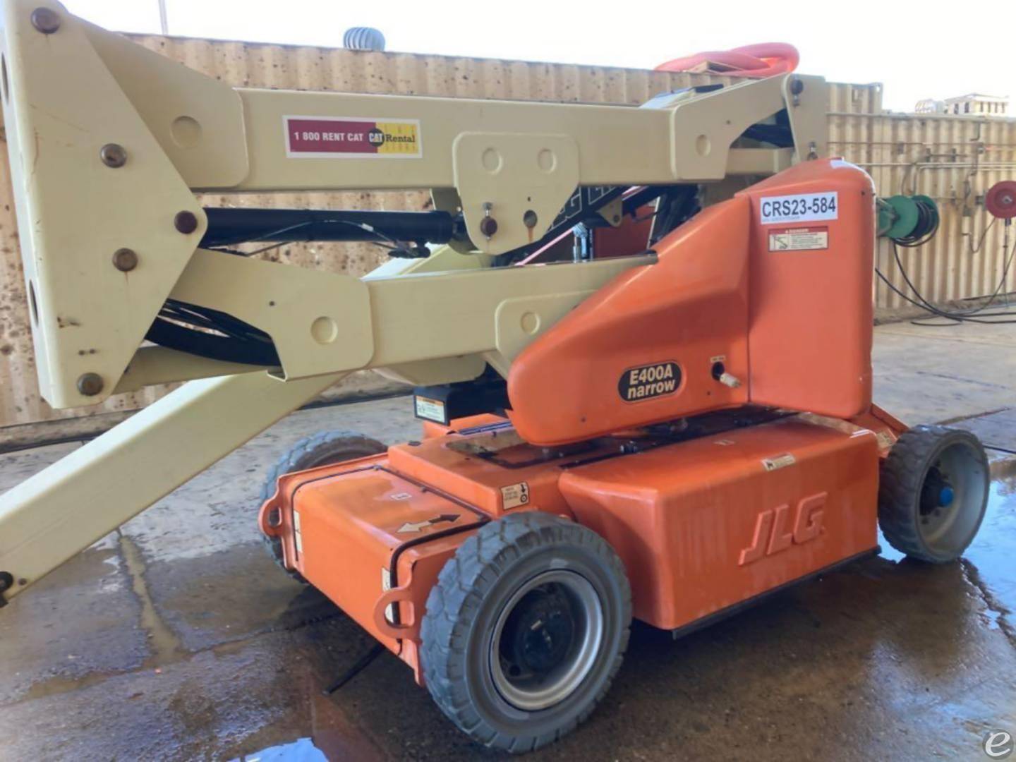 2013 JLG E400AN