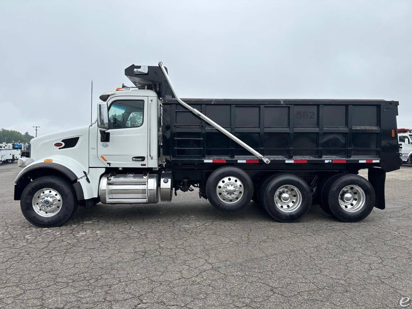 2017 Peterbilt 567