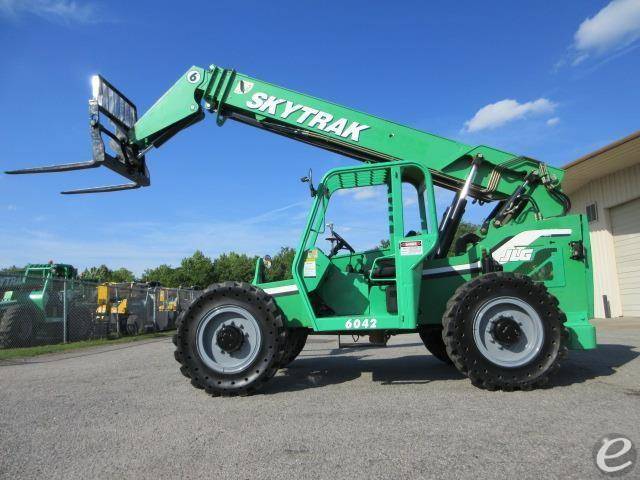 2014 Skytrak 6042 Telescopic Mast T...