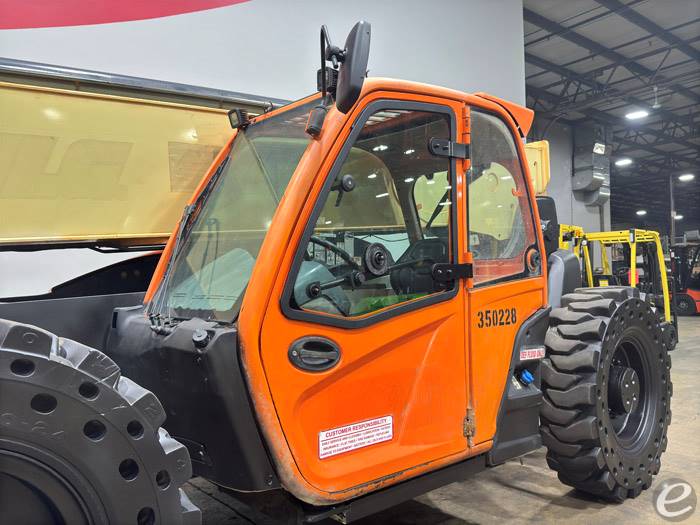 2015 JLG 1255