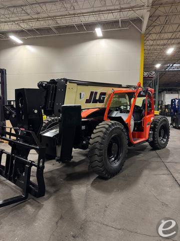 2018 JLG 1055