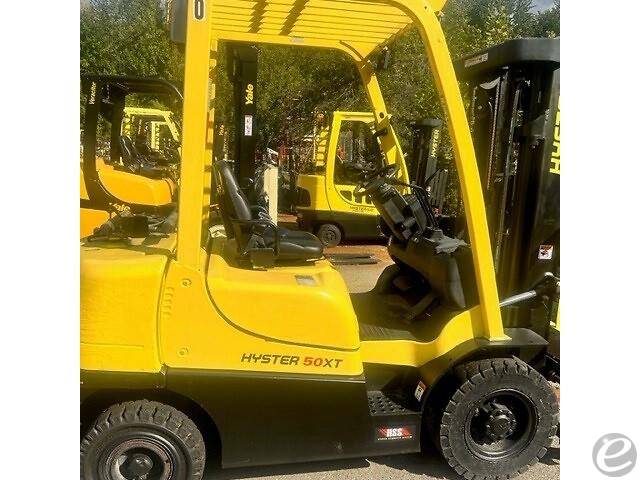 2017 Hyster H50XT Pneumatic Tire Fo...