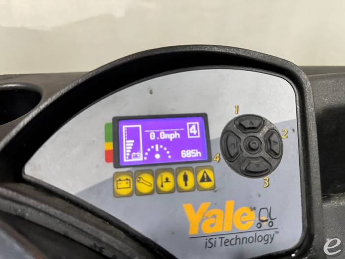 2018 Yale NR045EB