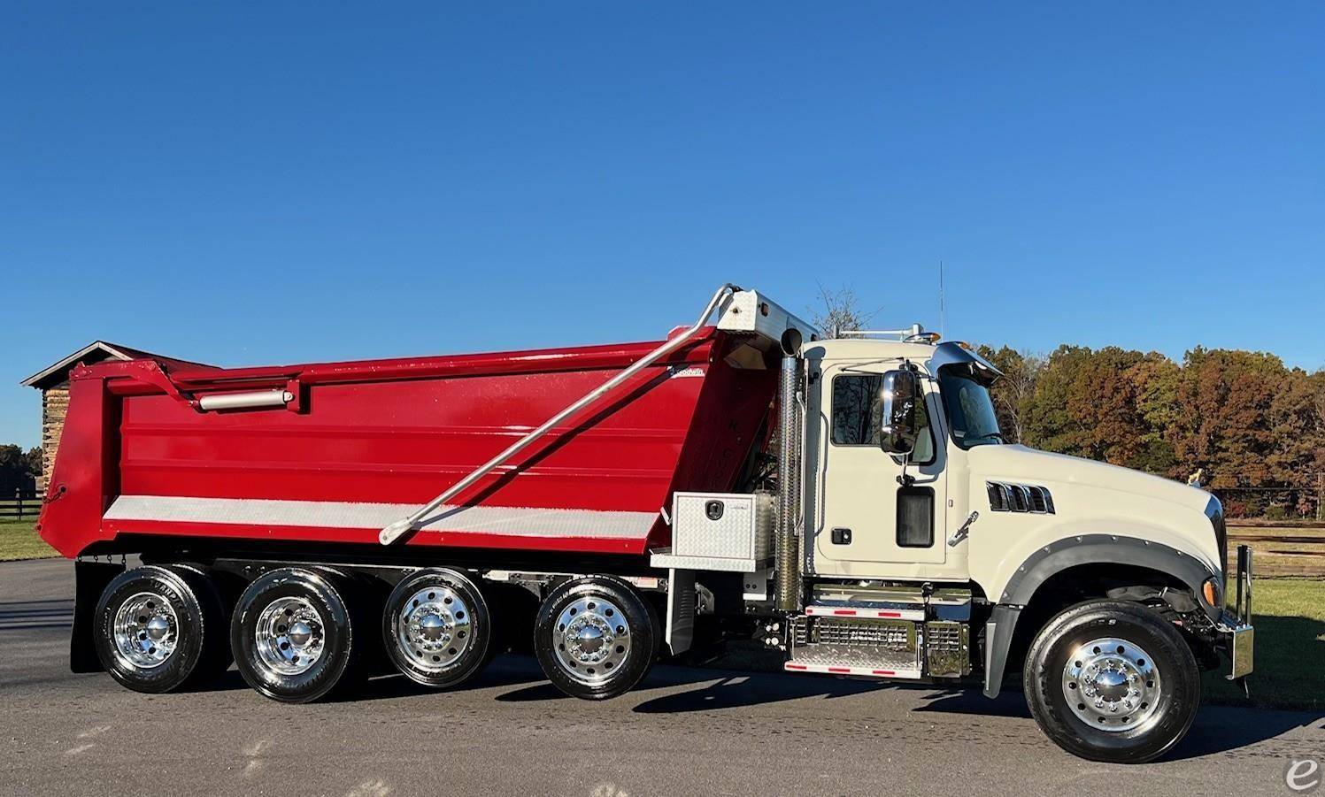 2022 Mack GRANITE 104FR