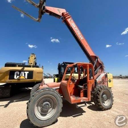 2014 JLG 8042