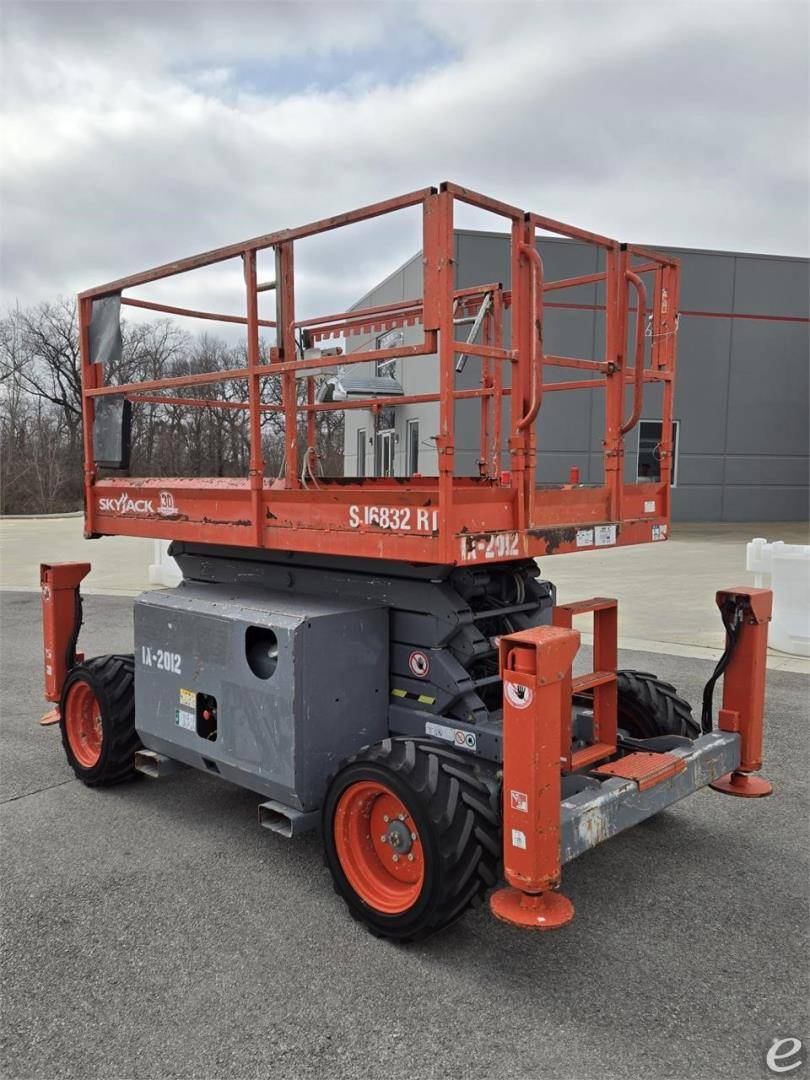 2015 Skyjack SJ6832RT Rough Terrain Scissor Lift - 123Forklift