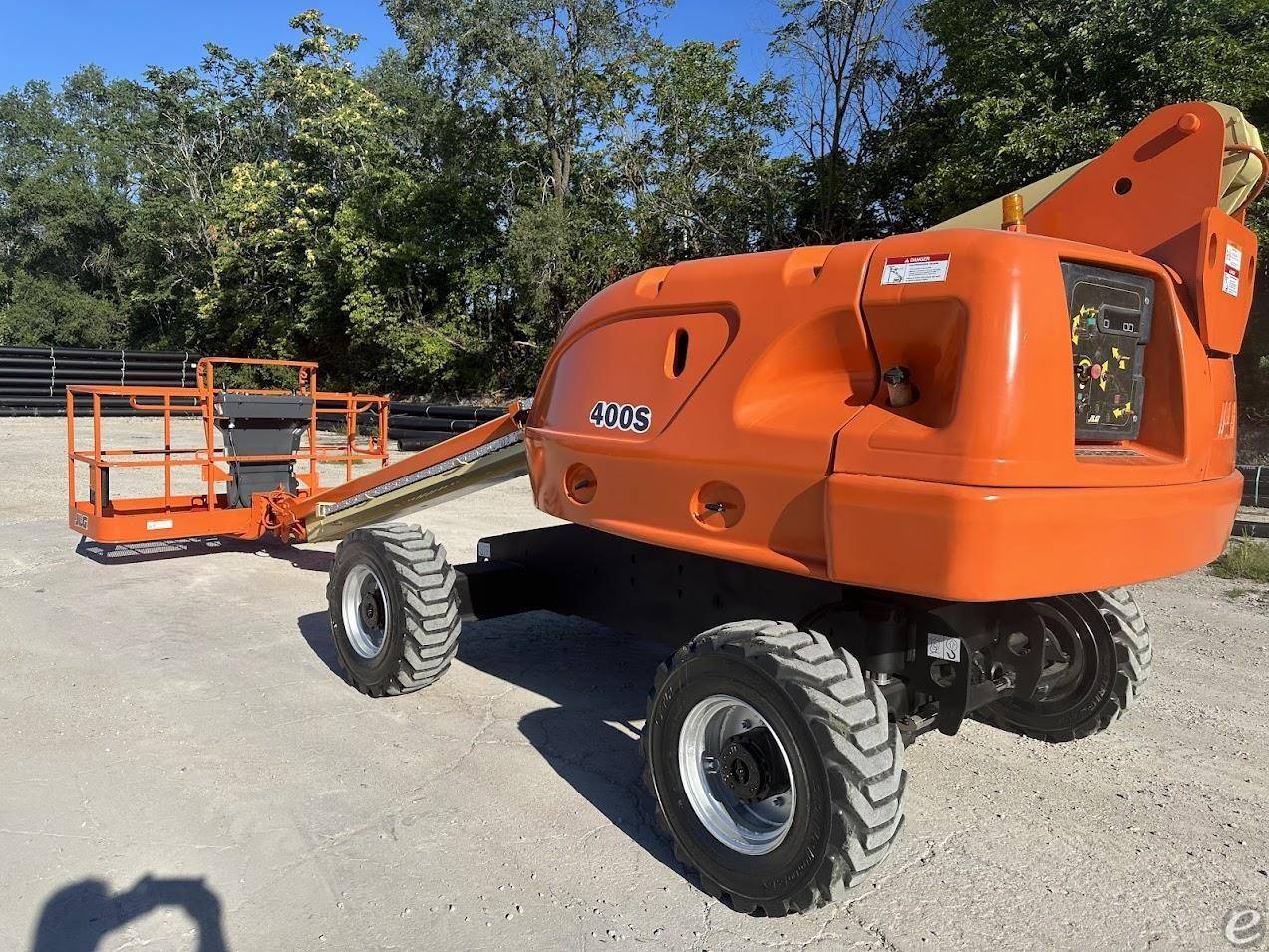 2014 JLG 400S