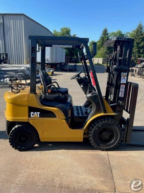 2017 LP Gas Cat GP25N Pneumatic Tire 4 Wheel Sit Down