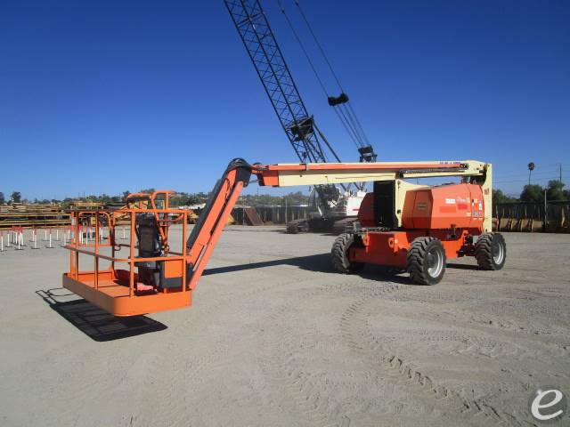 2017 JLG 800AJ