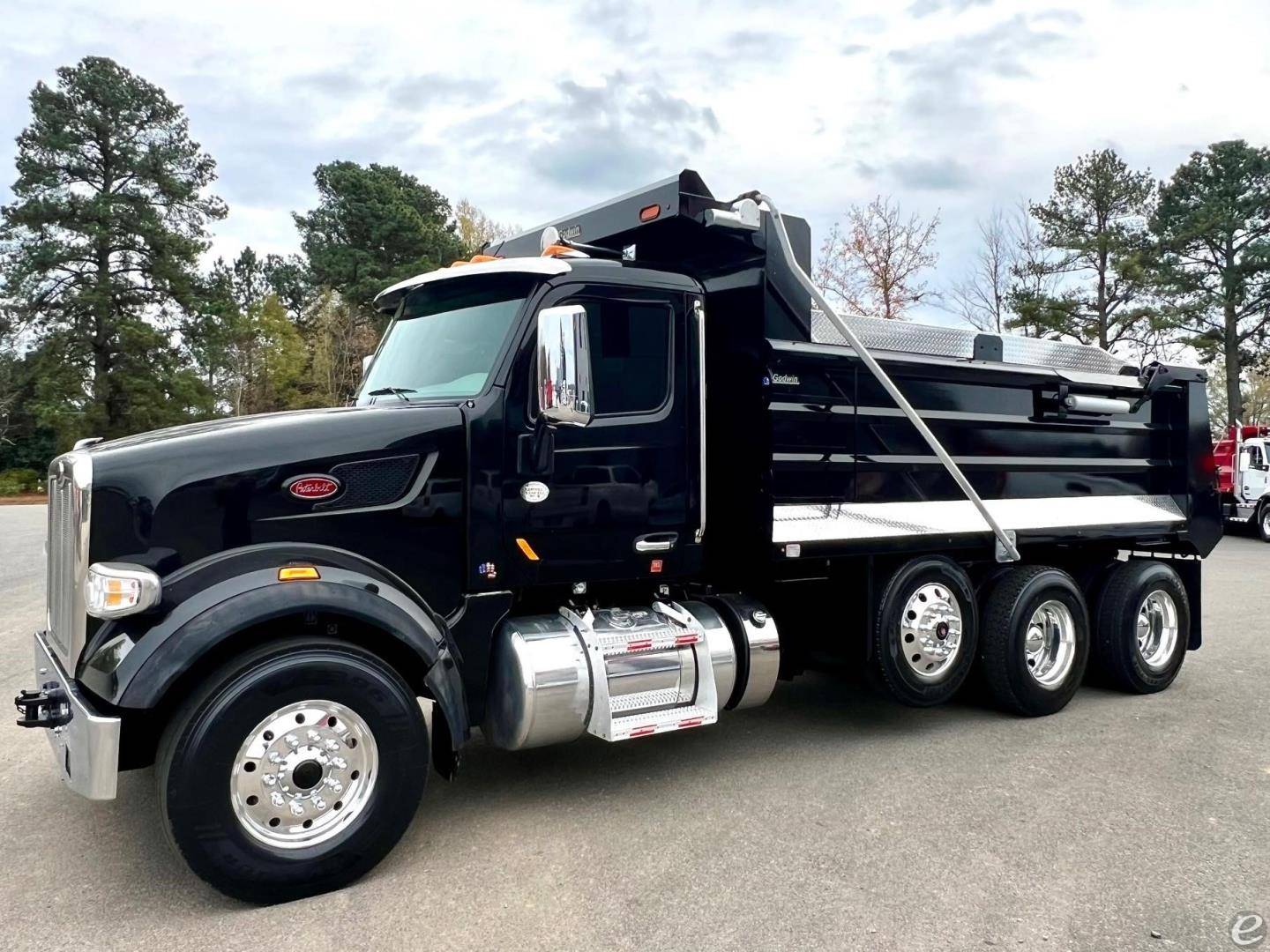 2022 Peterbilt 567