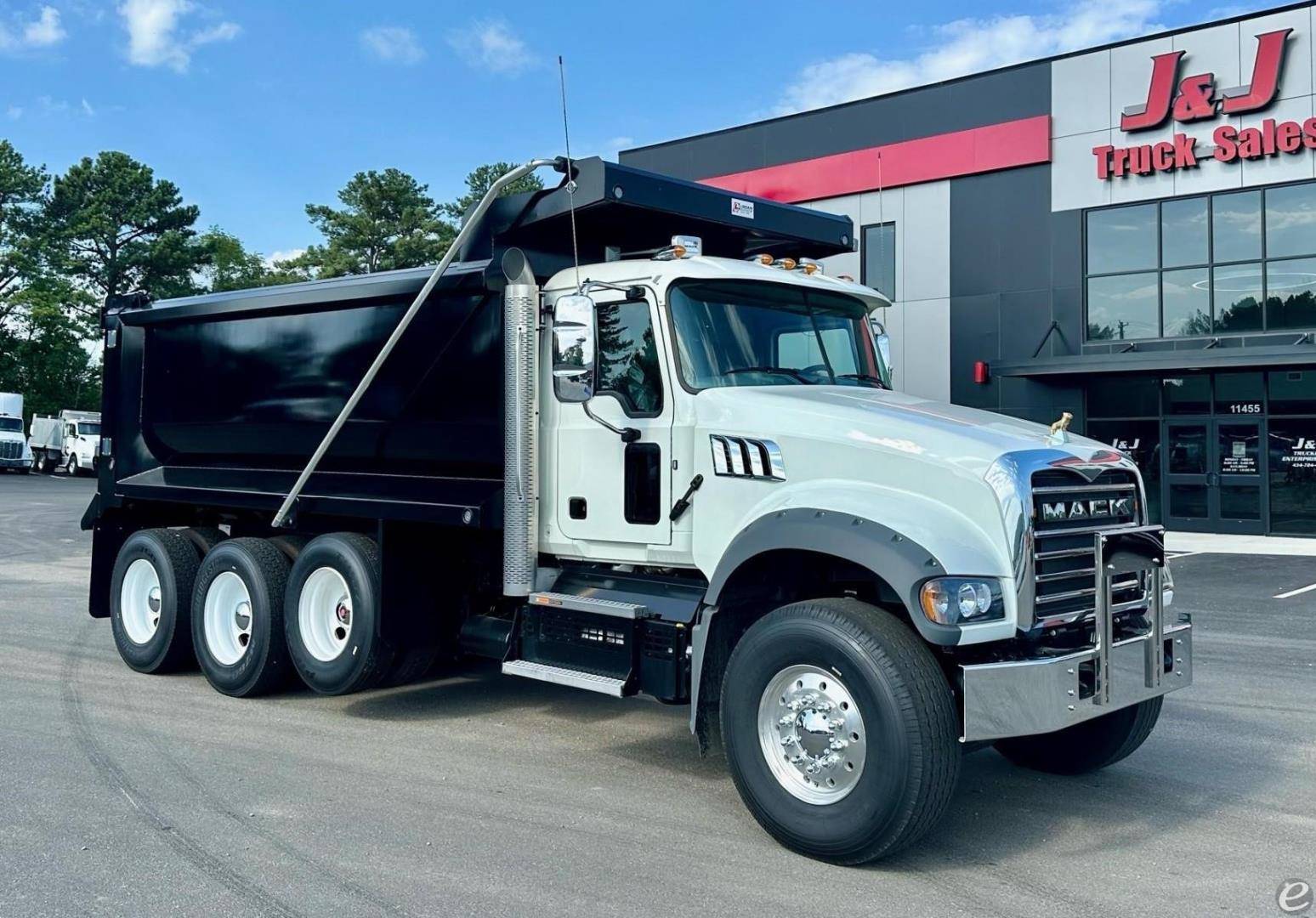 2024 Mack GRANITE 64FR