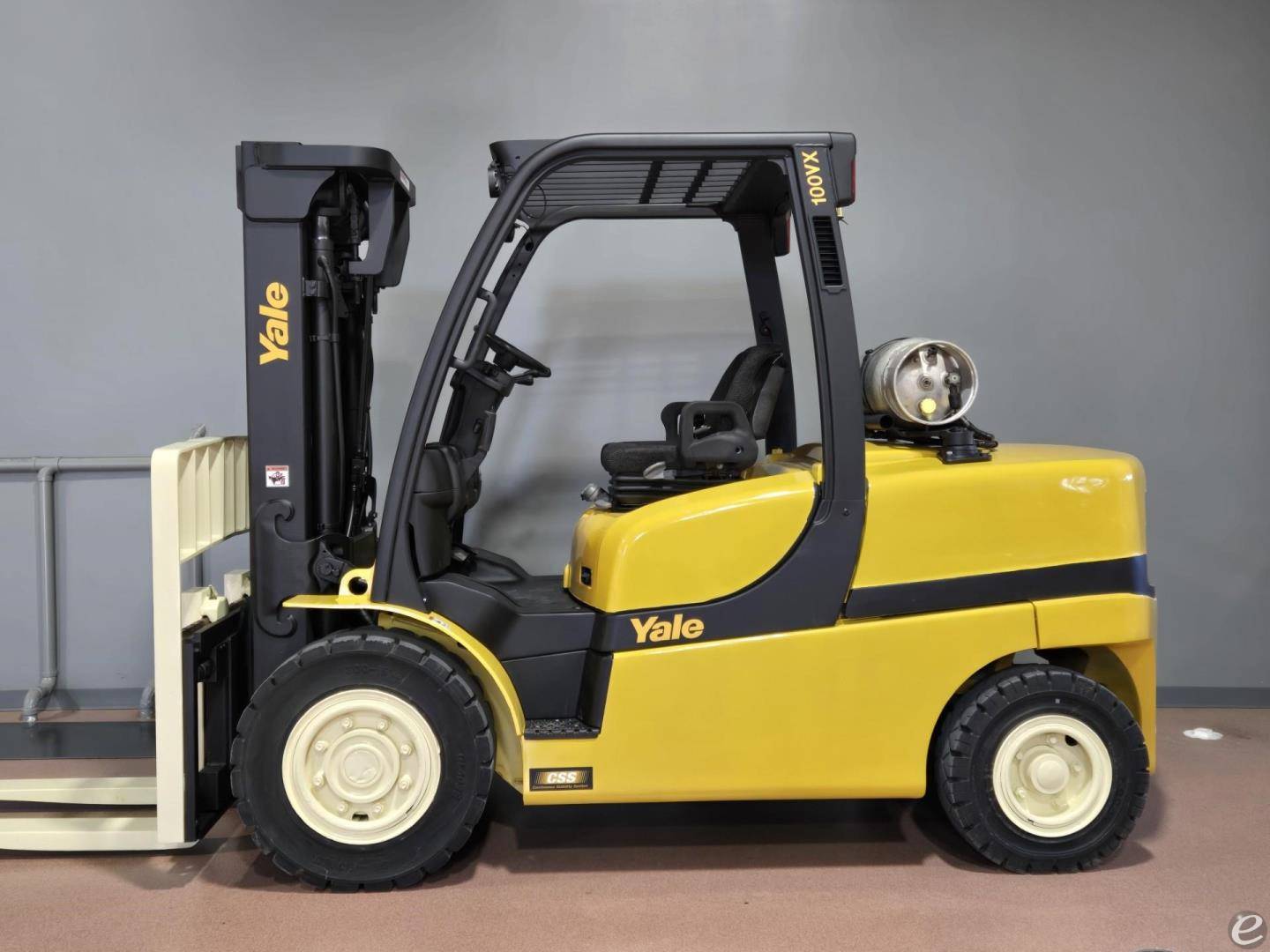 2018 Yale GLP100VX Pneumatic Tire Forklift